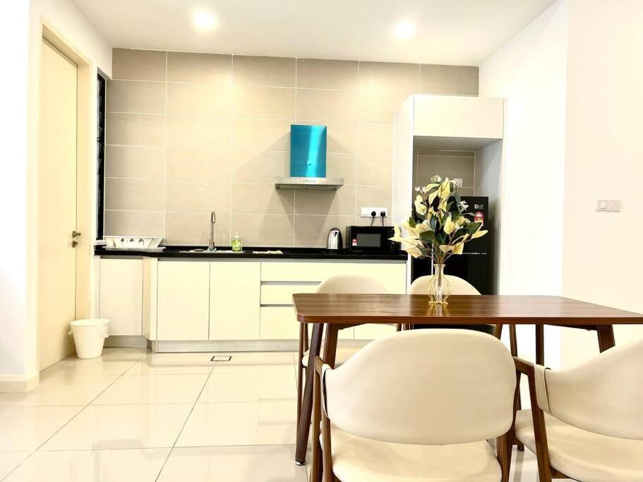 Walk To Legoland, D'Pristine Medini Apartment Nusajaya  Exterior photo