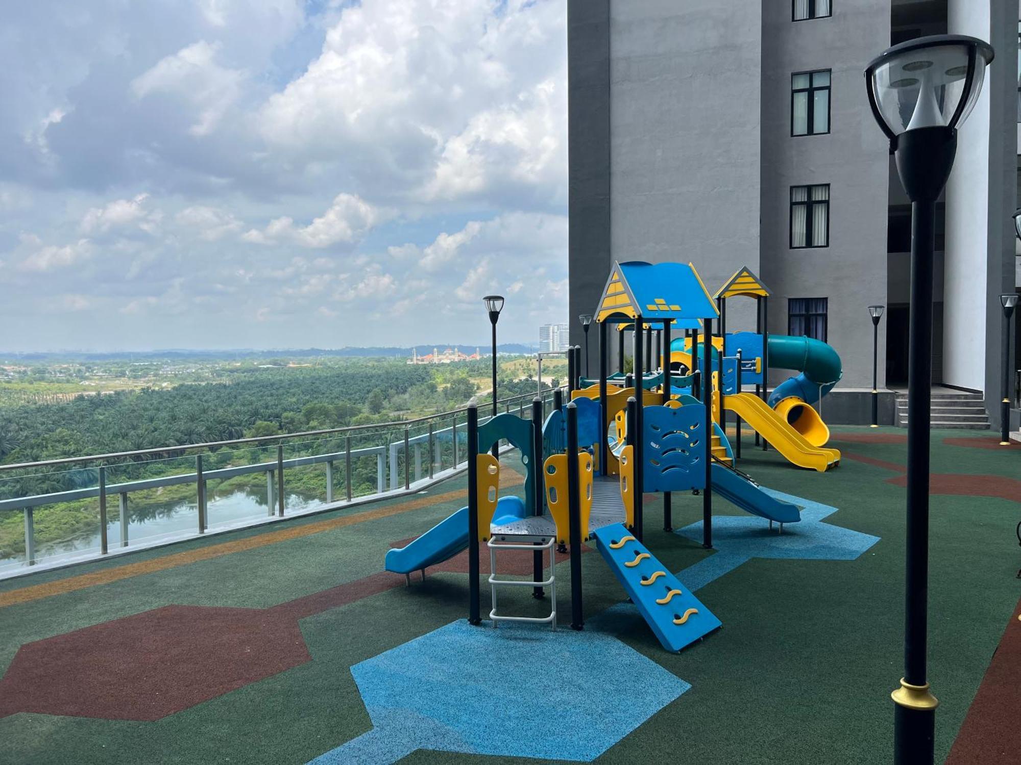 Walk To Legoland, D'Pristine Medini Apartment Nusajaya  Exterior photo